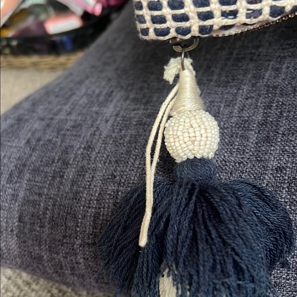 Navy and Cream Textured Vintage Accent Clutch - Picture 4 of 5